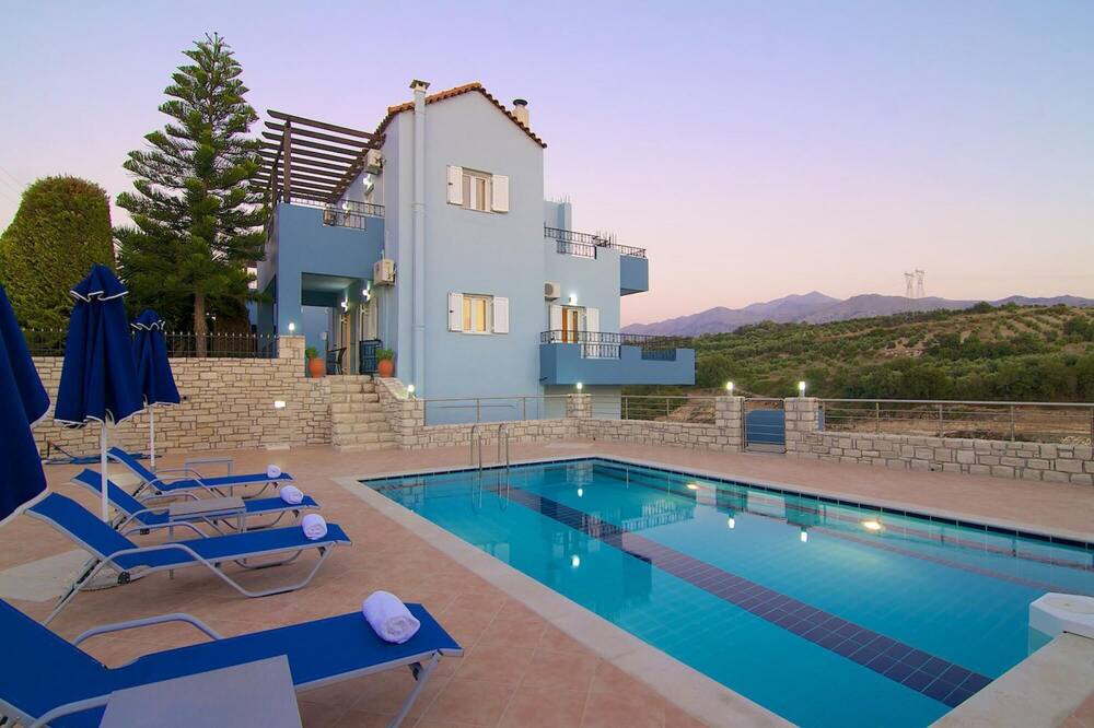 Blue Villa 2 - With Private Pool - Μαργαρίτες