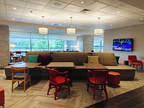 Lobby sitting area - Home2 Suites by Hilton Bristol (Bristol)