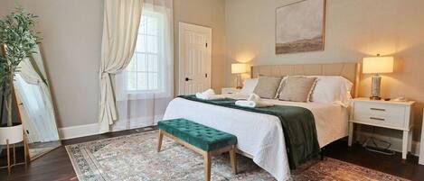 3 bedrooms, iron/ironing board, WiFi, bed sheets