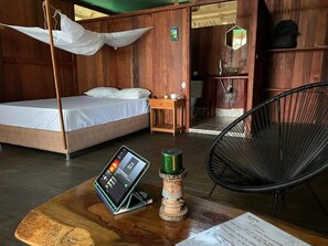 In-room safe, blackout drapes, bed sheets - Pokakempi Tours (Tambopata)