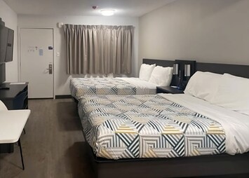 Unit with 2 Queen beds