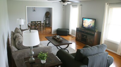 Country home 30 minutes from downtown Nashville!   NO PETS ALLOWED.  