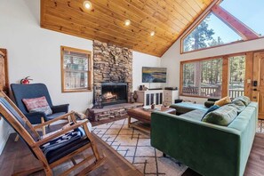 TV, fireplace, offices - Wolf Den Cabin • Spa • Walk to Lake (Big Bear Lake)
