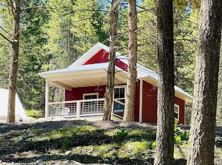Exterior detail. The Avalanche at Elk Ridge Village cabin 301E with views of Flathead Lake