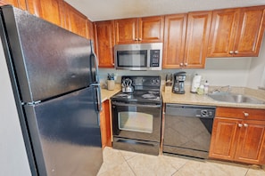Fridge, microwave, oven, stovetop - 2BR, View, Pools, Indoor Waterpark, Dunes Village! (Myrtle Beach)