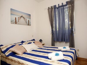 1 bedroom, WiFi, bed sheets