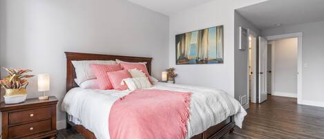 2 bedrooms, desk, iron/ironing board, free WiFi