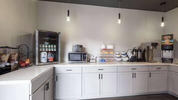 Free daily continental breakfast