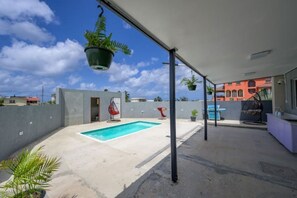 Outdoor pool - The Rise at Kendal- Modern Apartment with Pool (Oistins)