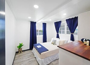 2 bedrooms, iron/ironing board, free WiFi, bed sheets - The Rise at Kendal- Modern Apartment with Pool (Oistins)