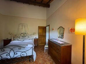 3 Schlafzimmer, Bügeleisen/Bügelbrett, WLAN, Bettwäsche