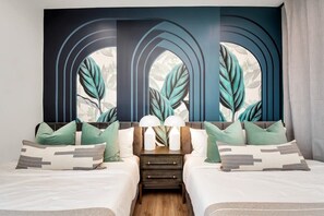 4 bedrooms, iron/ironing board, WiFi, bed sheets