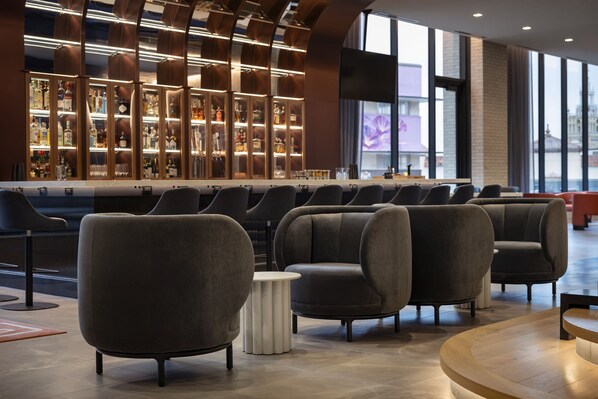 3 bars/lounges - Cascade Hotel, Kansas City, a Tribute Portfolio Hotel (Kansas City)