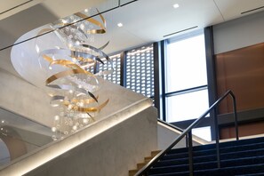 Lobby - Cascade Hotel, Kansas City, a Tribute Portfolio Hotel (Kansas City)