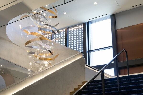 Lobby - Cascade Hotel, Kansas City, a Tribute Portfolio Hotel (Kansas City)