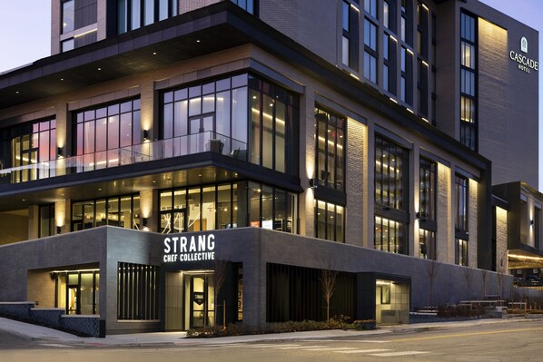 4 restaurants, Laotian cuisine - Cascade Hotel, Kansas City, a Tribute Portfolio Hotel (Kansas City)