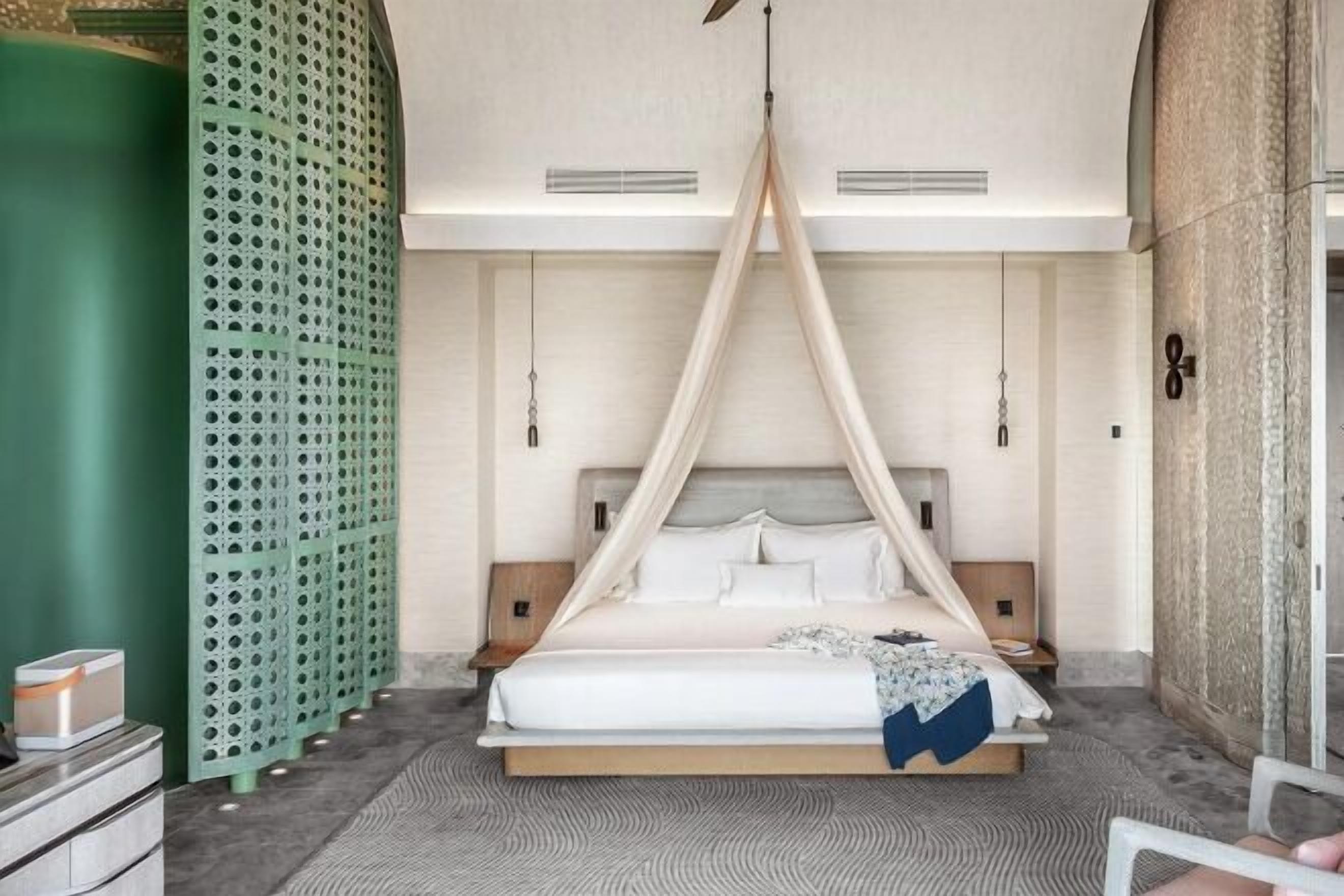 Cribs/infant beds