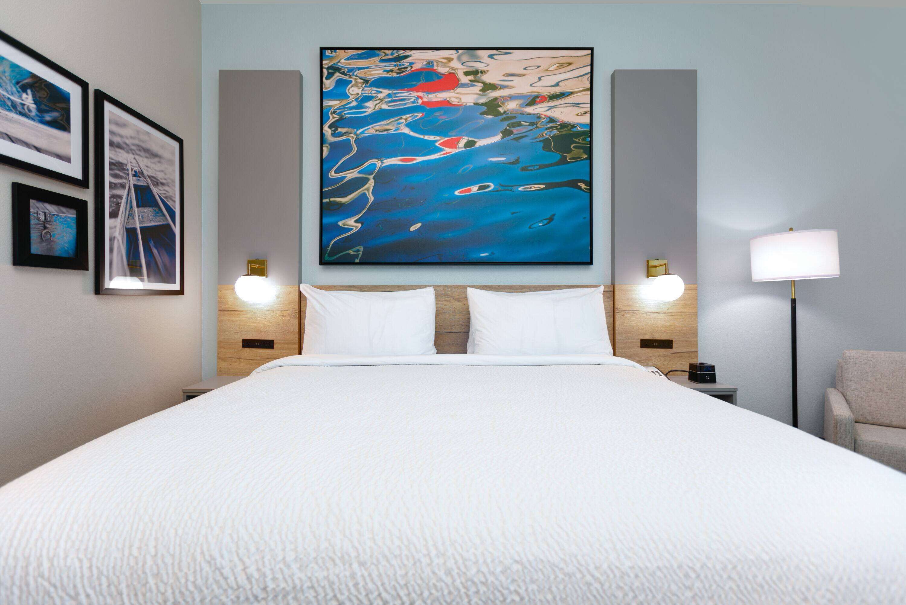 Pillow-top beds, desk, laptop workspace, free WiFi