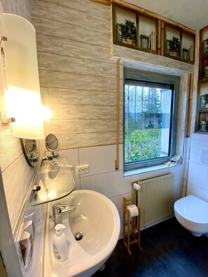 Een douche, toiletpapier