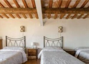 7 chambres, Wi-Fi, draps fournis