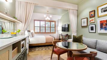 Premium bedding, pillowtop beds, minibar, in-room safe