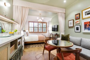 Premium bedding, pillowtop beds, minibar, in-room safe