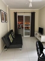 32-inch Smart TV with cable channels, TV, Netflix