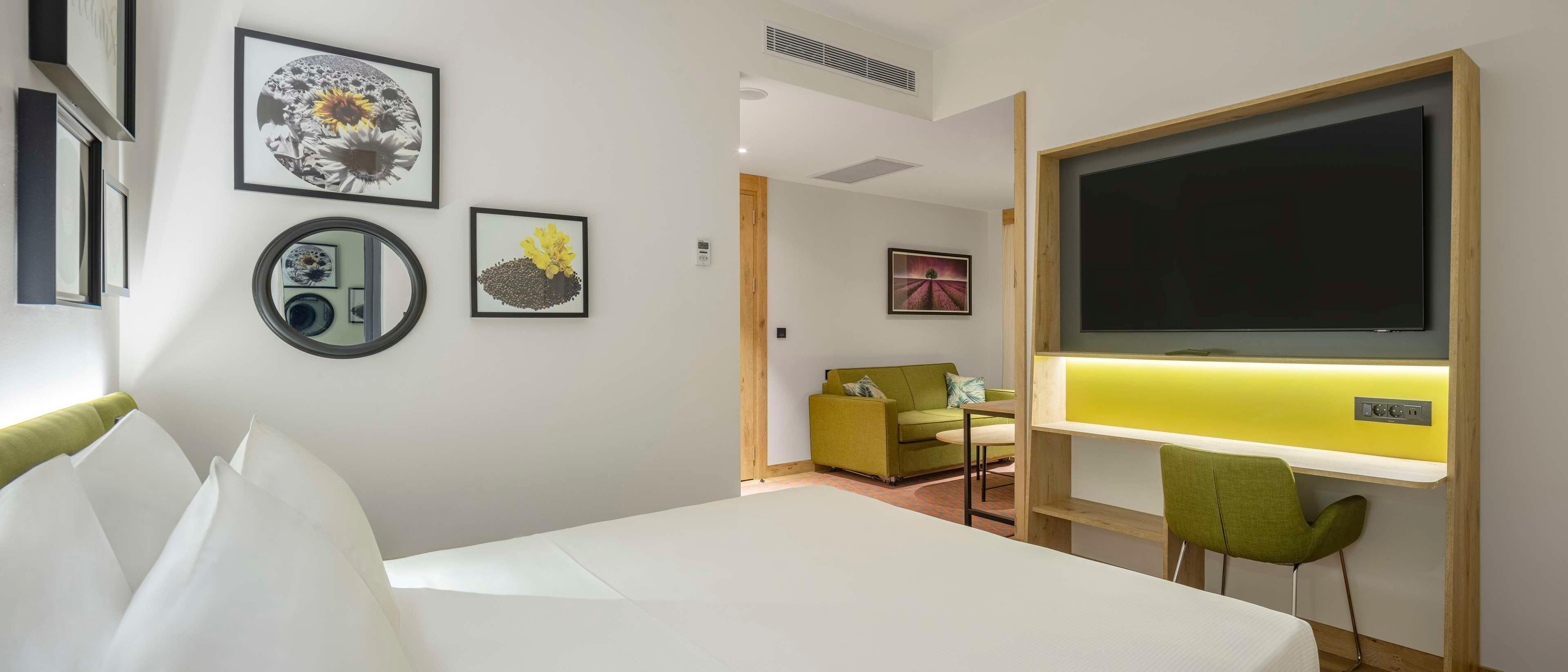 In-room safe, soundproofing, iron/ironing board