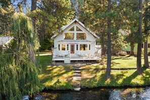 Exterior - Serene Retreat in Cle Elum, Cozy and relaxing stay. (Cle Elum)