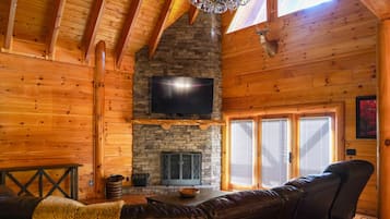 TV connectée, cheminée, baby-foot