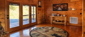 Private Mountain Escape for Large Groups Sleeps 17