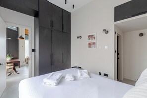 1 chambre, fer et planche à repasser, accès Internet