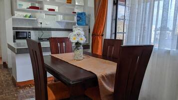 Apartamento superior | Servicio de comidas en la habitación
