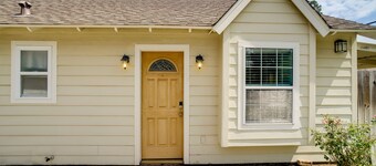 Cozy Shenandoah Home < 2 Mi to The Woodlands Mall!