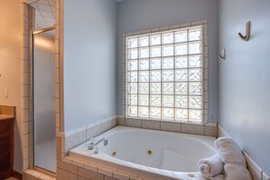 Hair dryer, towels - Home in Cimarron National Golf Club w/ Hot Tub! (Guthrie)