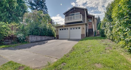 Near Public Transit & Walkable! Airy Seattle Apt