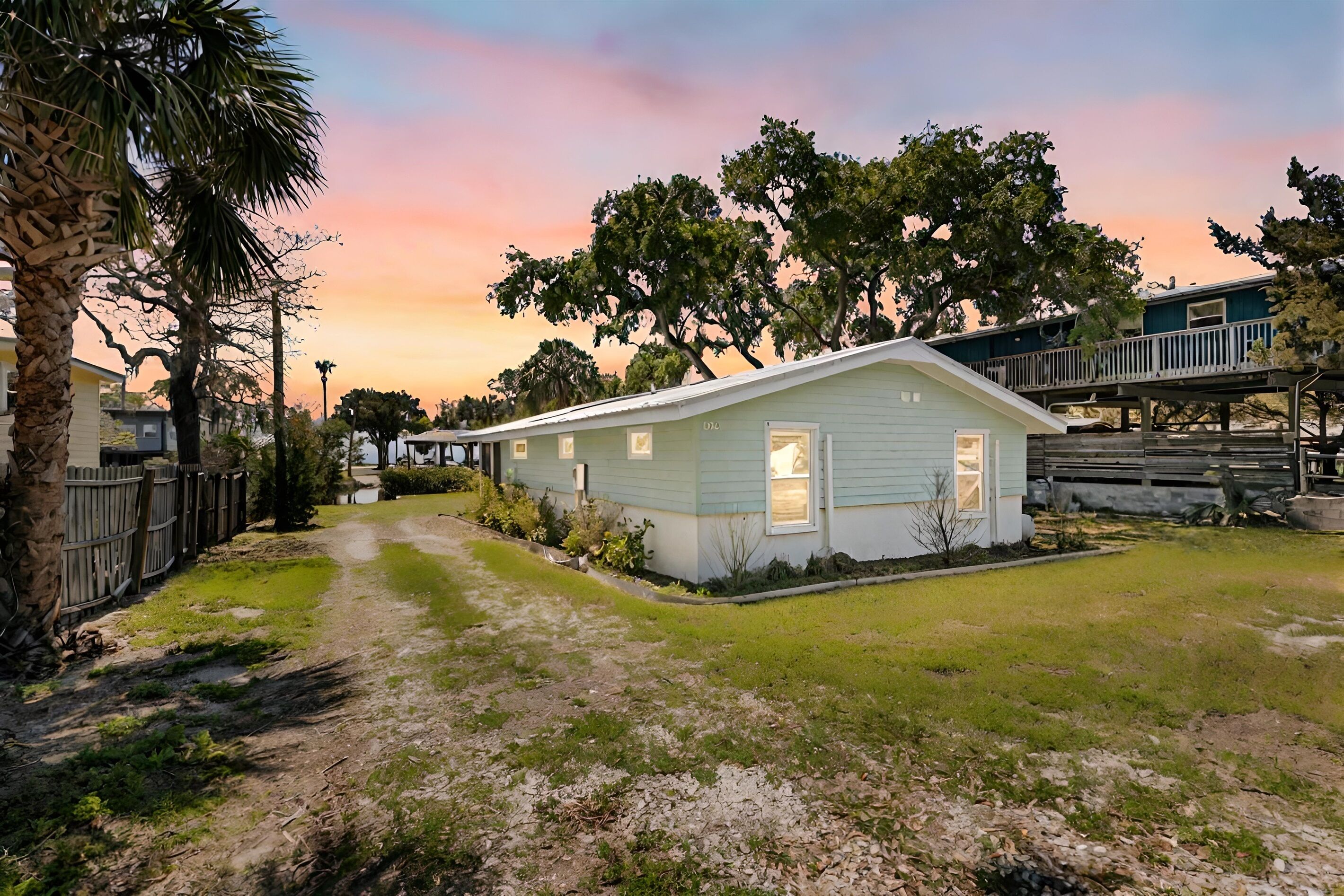Blue Oyster- Canal Home, Free Kayaks & Golf Cart!