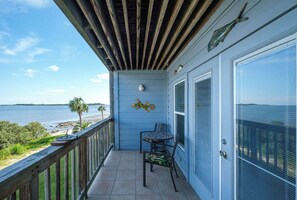 Outdoor dining - Fenimore Mill 4B - Pool, Hot Tub, Open Gulf View! (Cedar Key)