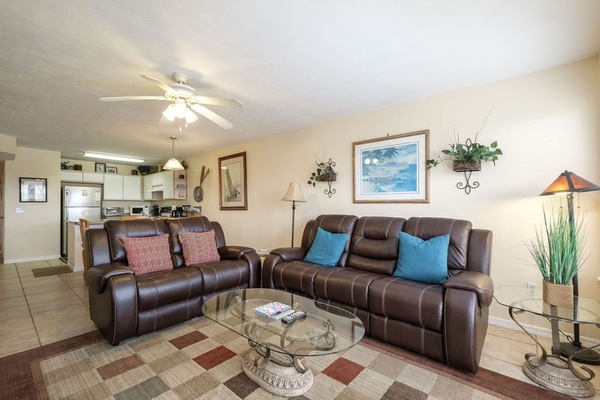 Cozy and Inviting Living Space!