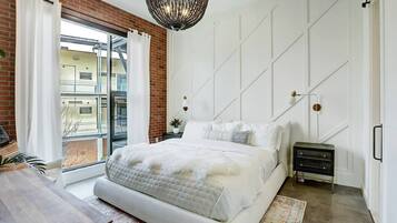 2 makuuhuonetta, työpöytä, silitysrauta/-lauta, ilmainen Wi-Fi