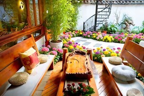 Unclassified image, 2 of 41, button - Suxi Inn (Lijiang)