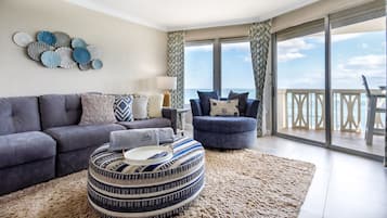 TV connectée, livres, espaces bureaux