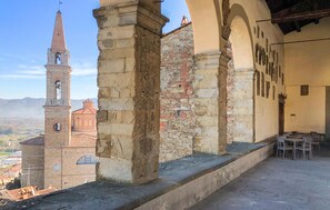 Terrace/patio - Stunning home in Castiglion Fiorentino (Castiglion Fiorentino)