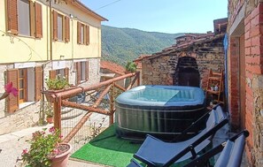 Terrace/patio - Stunning home in Castiglion Fiorentino (Castiglion Fiorentino)