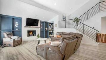 Televisor intel·ligent, llar de foc, videojocs i reproductor de DVD