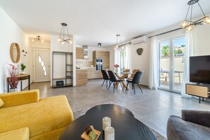 Smart-TV, Tischtennisplatte