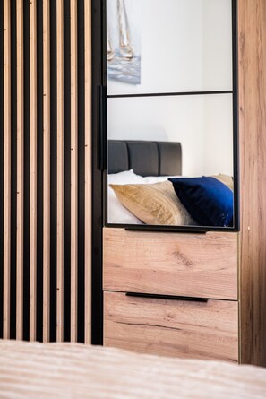 6 bedrooms, in-room safe, desk, travel cot - Villa Janie is the perfect accommodation for groups (Splitska)