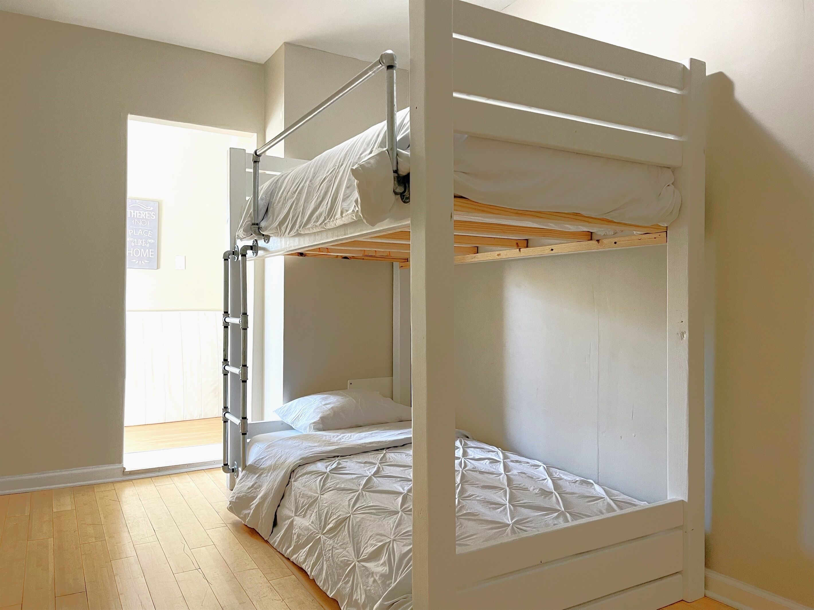 3 bedrooms, iron/ironing board, travel cot, free WiFi