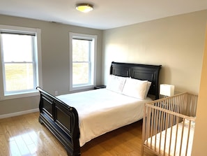 4 bedrooms, iron/ironing board, travel crib, free WiFi - Gray Place Walkscore90 Wifi (Washington)