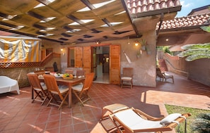 Outdoor dining - Awesome home in Gizzeria (Gizzeria)
